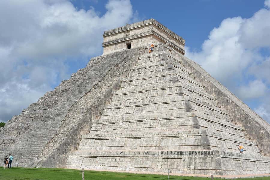 From Merida: Chichen Itza, Cenote, and Izamal, a Magical Town with Lunch - Cenote Chichikan: swimming time, lockers, and staying comfortable