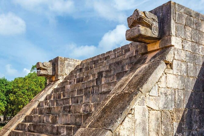From Merida: Chichen Itza Tour, Izamal, Cenote Ik Kil and Food - Meeting at 7:00 am with Viajes Colibrí Yucatán, and where to sit