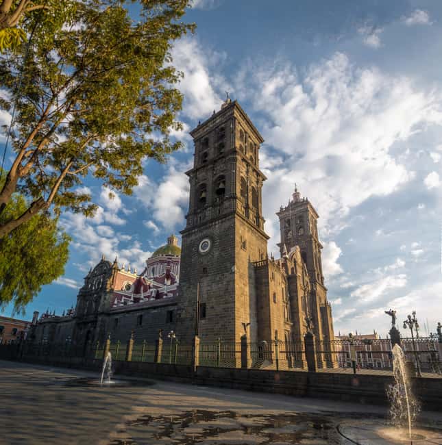 From Mexico City: Day trip to Puebla, Cholula, and Tonantzintla - Volcano views before you even reach Puebla
