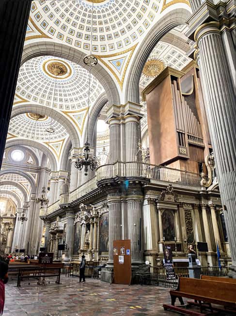 From Mexico City: Day trip to Puebla, Cholula, and Tonantzintla - Guide quality, bilingual help, and the kind of people it suits