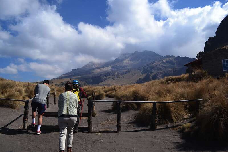 From Mexico City: Hike Iztaccihuatl Volcano with an Alpinist - The itinerary flow: each stop, what it’s for, and how it feels