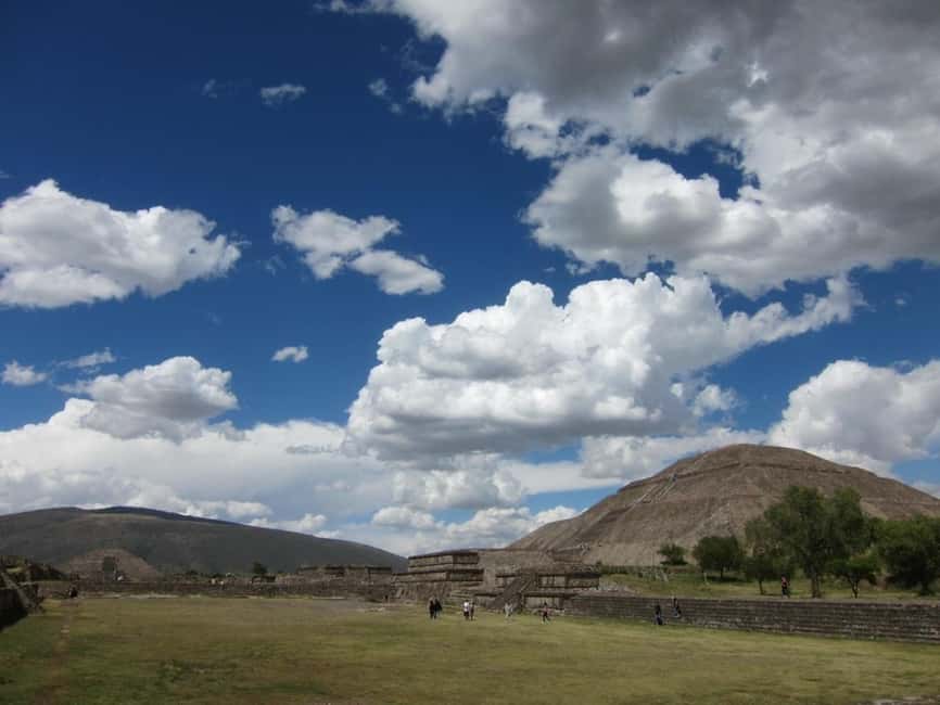 From Mexico City: Tour of Teotihuacan and Basilica of Guadalupe - Lunch timing and the optional buffet choice
