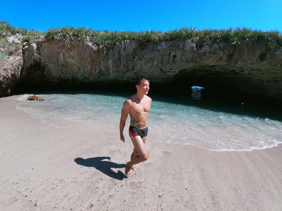 From Nueva Vallarta: Marietas Islands Hidden Beach Tour - Lunch, guacamole sandwiches, and why the onboard meal is worth it