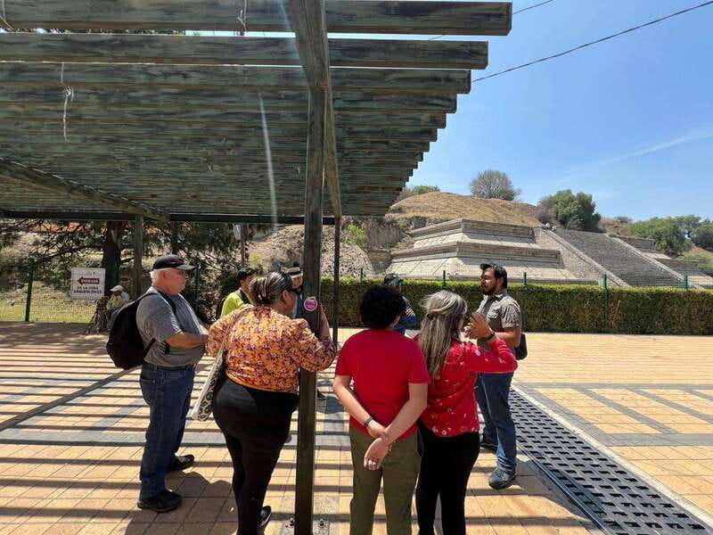 From Puebla: Guided Tour of Cholula - San Francisco Acatepec and the small stops that add color