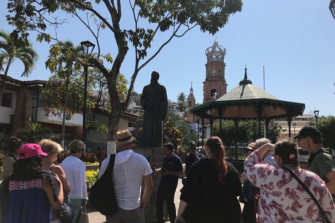 Full-Day Puerto Vallarta City Highlights Tour - Parroquia de Nuestra Señora de Guadalupe: a fast stop with big meaning