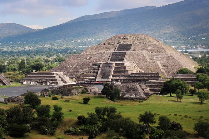 Full-Day Teotihuacan & Basilica Guadalupe Tour - A One-Day Mix of Teotihuacan and Mexico City’s Most Meaningful Stops