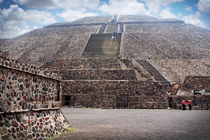 Full-Day Teotihuacan & Basilica Guadalupe Tour - Getting There: Meeting Point, Pickup, and the 8:35 AM Start