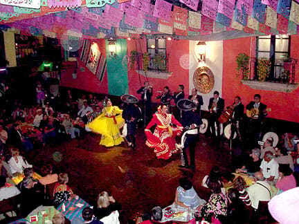 Garibaldi by Night - Mexico City - Bilingual Guides, Small Groups, and Why It Changes the Experience