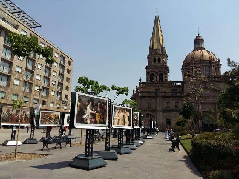 Guadalajara: Culture, Architecture, and Market Walking Tour - Guadalajara Cathedral: what you are really looking at