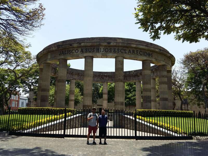 Guadalajara: Culture, Architecture, and Market Walking Tour - Palacio de Gobierno del Estado de Jalisco and the independence story