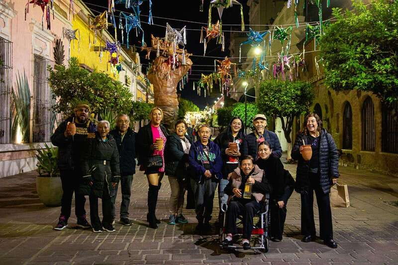 Guadalajara: Guided Tlaquepaque Night Tour with Hotel Pickup - Getting your bearings in Guadalajara: La Minerva, bridges, and Arcos