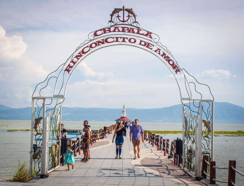 Guadalajara: Lake Chapala and Ajijic Day Trip with Boat Trip - Vicente Fernandez Ranch and Los Tres Potrillos: a Pop Culture Detour Worth Stopping For