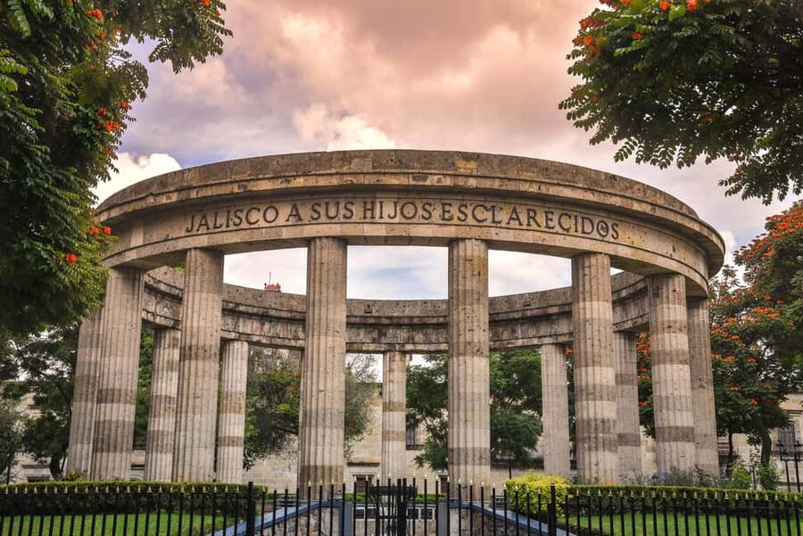 Guadalajara & Tlaquepaque Sightseeing Tour - Starting in Centro and Getting Oriented at La Minerva