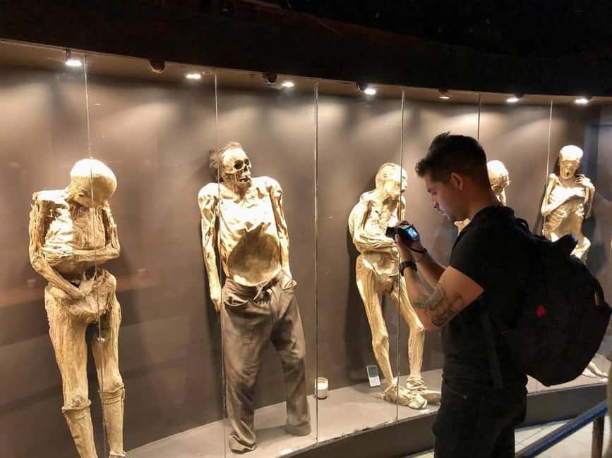 Guanajuato: Mummies, Mines and Tunnels Guided Group Tour - Where the tour starts, and how the group finds you