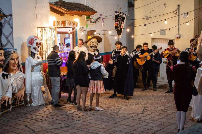 Guanajuato: Night Walk with the Estudiantina - Price and what you really get for about $8