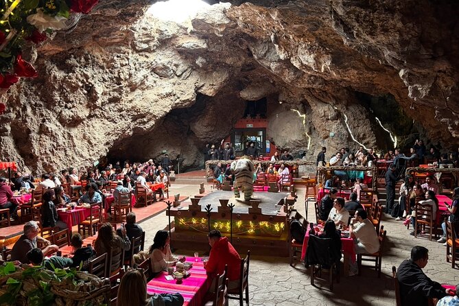 Guided Tour in Teotihuacan with Cave Breakfast and Transportation - Guided Teotihuacán with the climb: where the day either shines or feels short
