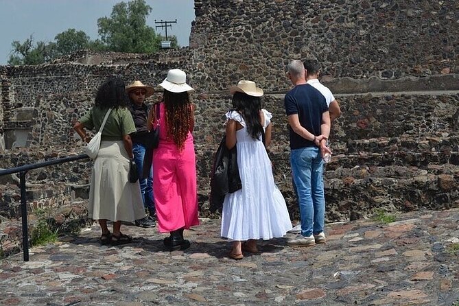 Guided Tour in Teotihuacan with Cave Breakfast and Transportation - Cocoa workshop and chocolate making: the part that cools you down
