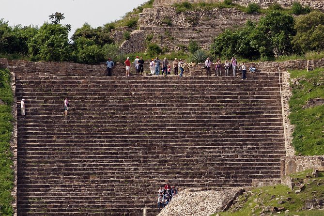 Half day tour to Monte Albán - What to pack and how to pace yourself on the mountaintop
