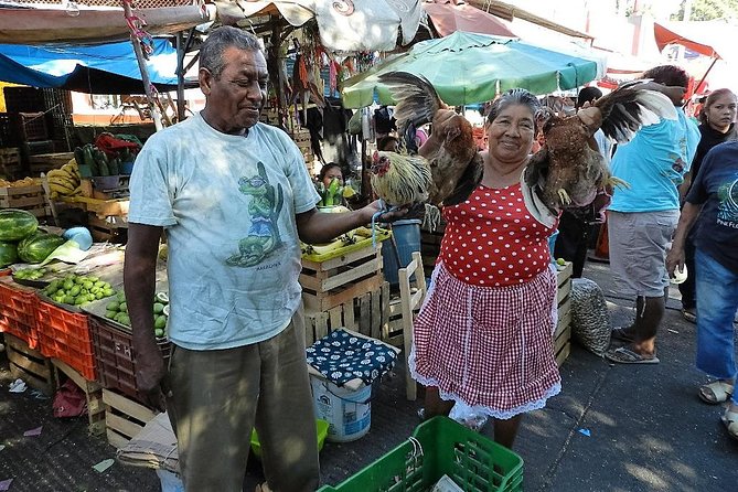 Hidden Acapulco: Off-the-Beaten-Path Immersive with Local Lunch - Why this Acapulco local-life tour works so well