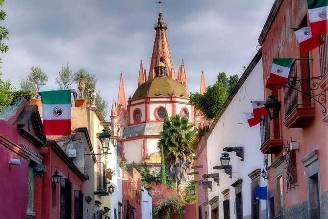 Historical and Cultural Walking Tour of San Miguel de Allende - Stop 4: Plaza de la Soledad, secrets in a famous square