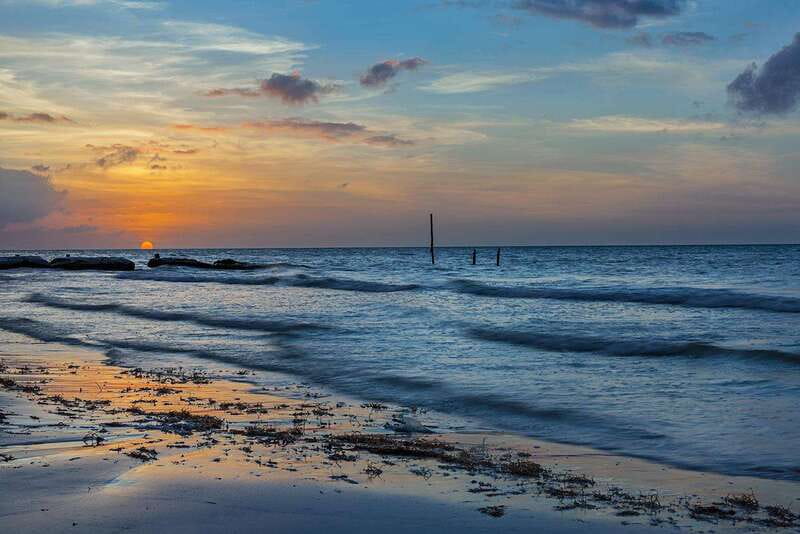 Holbox: Guided Bioluminescence Kayaking Tour - Getting there: pickup around Holbox and the start on the beach