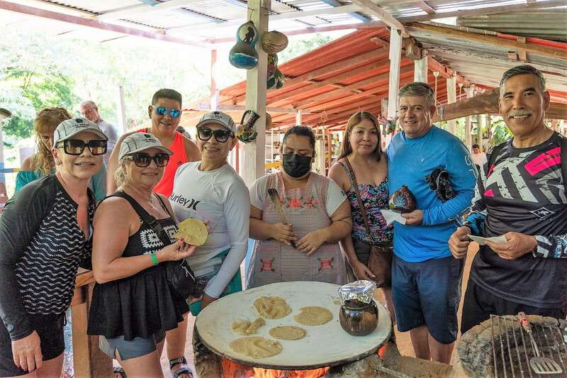 Huatulco: Mountain Waterfall Tour with Local Lunch - WR8H+76 San Miguel del Puerto cooking stop: tortillas, chocolate, and Mezcal basics