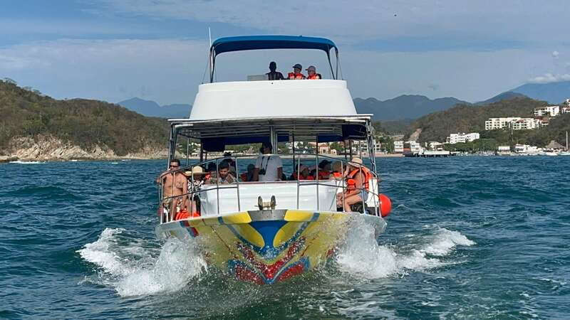 Huatulco: Premium Boat Tour with snorkel experience. - From Tangolunda to Santa Cruz Pier, this starts fast