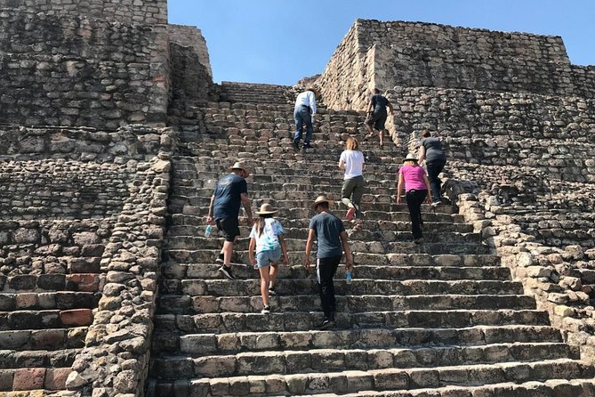 Immersive Cañada de La Virgen Pyramid Tour - Climbing the central pyramid: worth it, if your knees cooperate