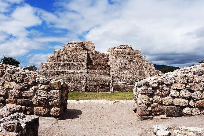 Immersive Cañada de La Virgen Pyramid Tour - Transportation and comfort: air-conditioned is the goal, roads may vary