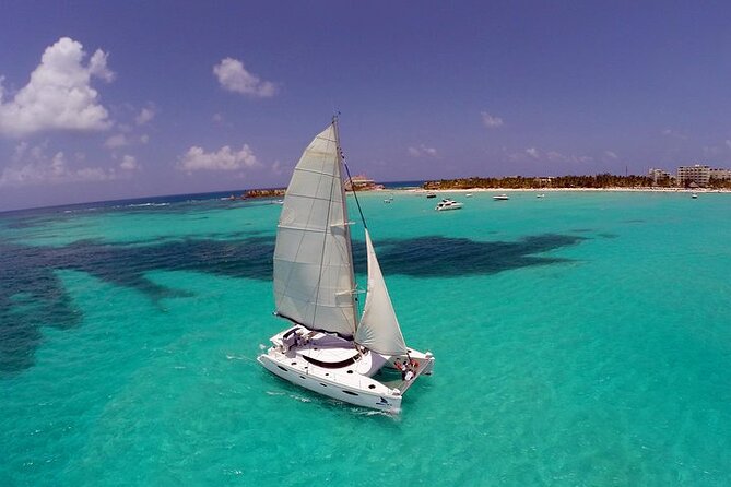 Isla Mujeres Catamaran, Open Bar & Optional Buffet and pick up - Boarding at Marina Las Perlas: pickup, mobile ticket, and check-in reality