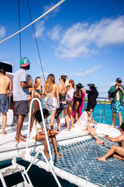 Isla Mujeres Catamaran, Snorkel & Buffet Lunch - Lunch at a private beach club: buffet, open bar, and shade reality