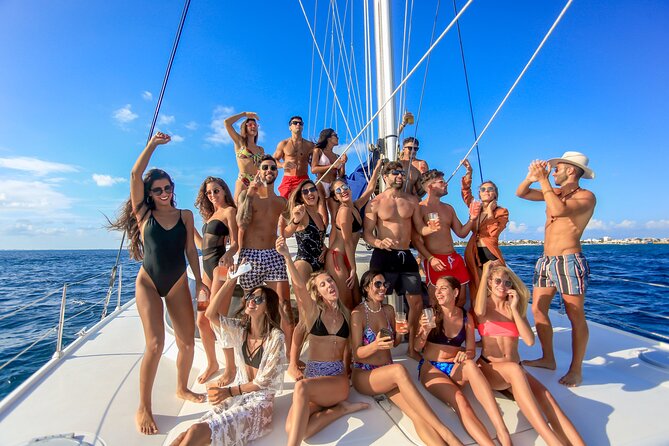 Isla Mujeres Catamaran Tour with Open Bar, Lunch and Snorkeling - How this Isla Mujeres catamaran day really works