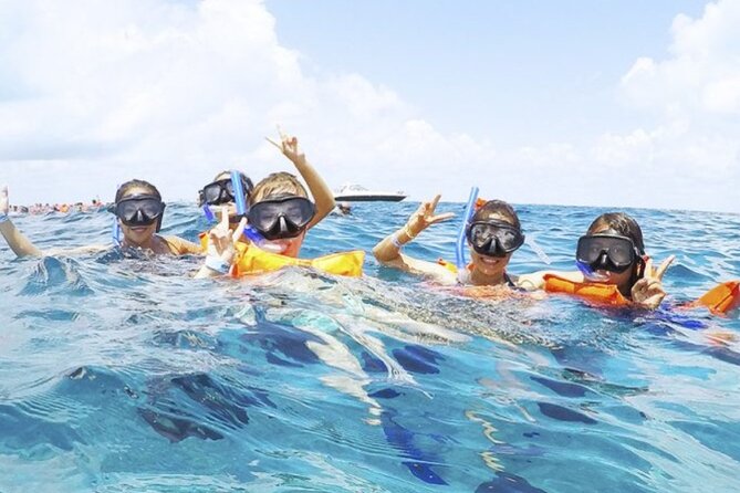 Isla Mujeres Catamaran Tour with Snorkel, Open bar and Transport - Catamaran To Isla Mujeres: The day trip in plain English