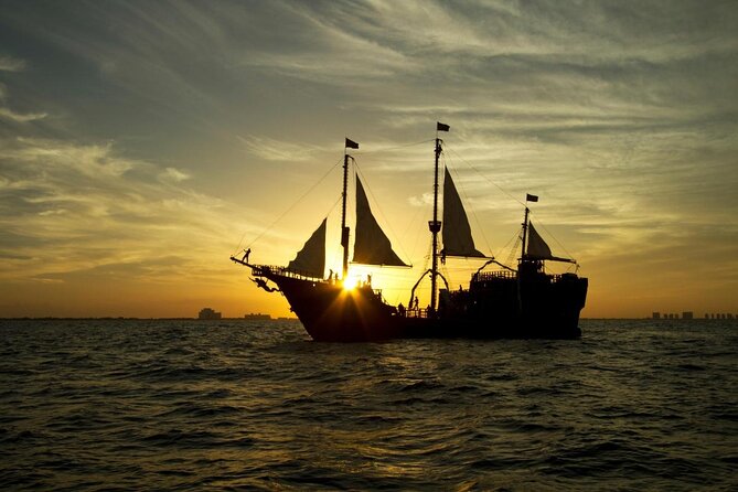 Jolly Roger Pirate Show and Dinner in Cancun - Key highlights at a glance