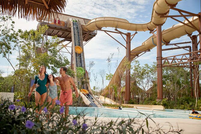 Jungala Aqua Experience - Palm Rattler: The Vertical Waves Thrill for Groups of 2 to 4