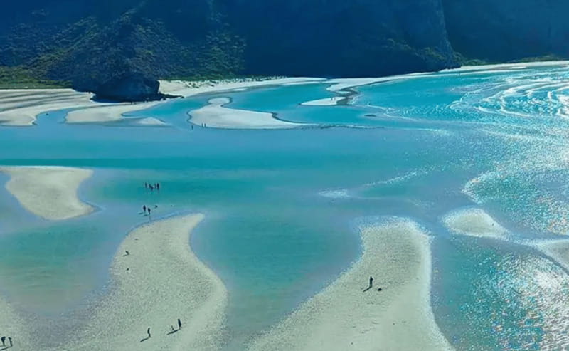 La Paz: Boat ride to Espiritu Santo island and sloop - Espíritu Santo snorkeling: clearer water, limited time, good odds