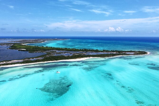 Lagoon 39ft Private Catamaran 5hr - El Cielo Full Experience - Water toys, floating mat, and music you can control