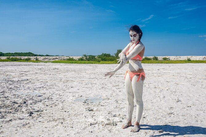 Las Coloradas Pink Lake & Rio Lagartos Guided Tour - Crocodile farm stop (Granja de Cocodrilos Itzamkanac): quick time, big curiosity payoff