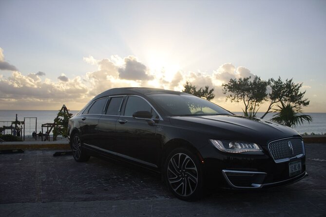 Lincoln Stretch limo from Cancun Hotel Zone to Cancun Airport - Who This Transfer Fits Best (And Who Might Want a Different Option)