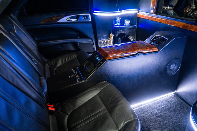 Lincoln Stretch limo from Cancun Hotel Zone to Cancun Airport - Should You Book This STP Caribe Lincoln Stretch Limo Transfer?