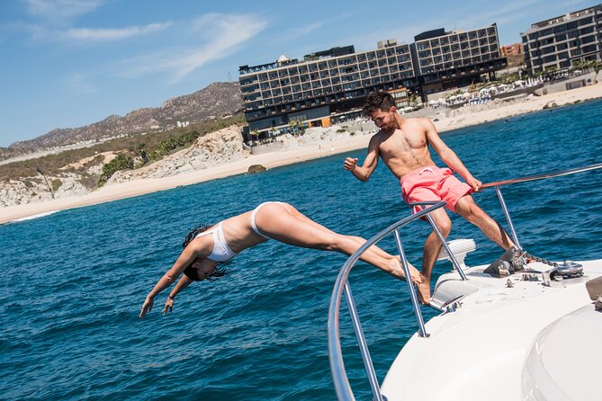 Los Cabos Luxury 50’ Yacht Charter Private Tour - Food, open bar, and comfort perks that actually matter onboard