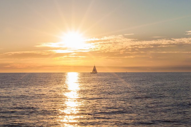 Los Cabos Luxury Sunset Sail with Light Appetizers and Open Bar - Should you book this Los Cabos Luxury Sunset Sail?