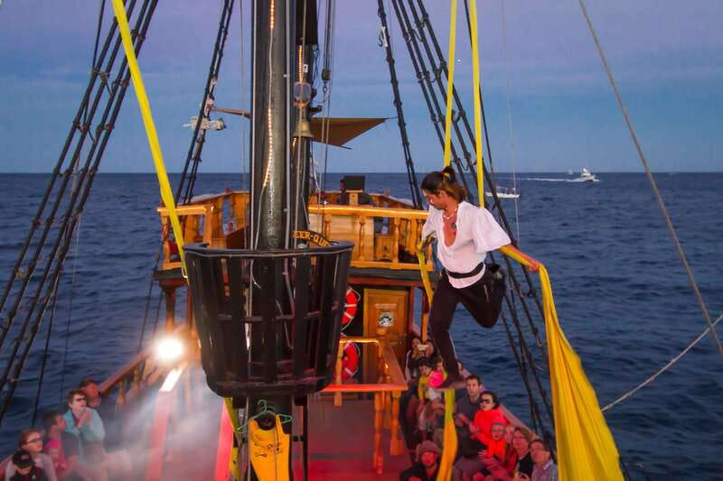 Los Cabos: Pirate Ship Sunset Cruise & Show with Dinner - Tips to make it smoother, especially for motion and meetup points