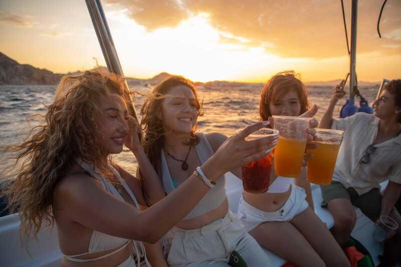 Los Cabos: Sunset Boat Tour to the Arch and Sea Lions - Group Size, Guides, and That Photo-Friendly Pace