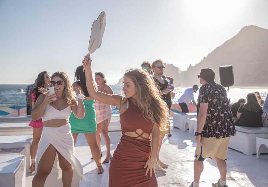 Los Cabos: Sunset Fajitas Dinner Cruise on Cabo Escape - Small tips that make it smoother on the day