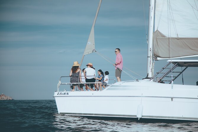 Luxury Whale Watch Cruise to The Arch Los Cabos - Open Bar and On-Board Vibes: What You’ll Really Notice