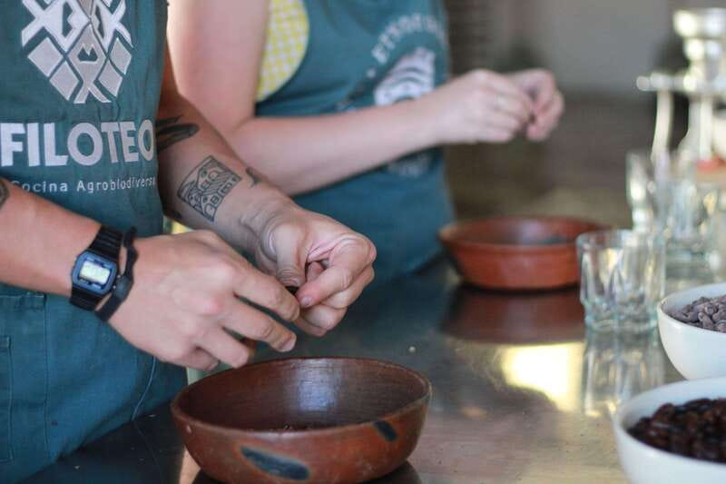✨Make chocolate to take home Oaxacan style ☕️✨ - Making Oaxacan-style chocolate: step-by-step tools, aprons, and technique