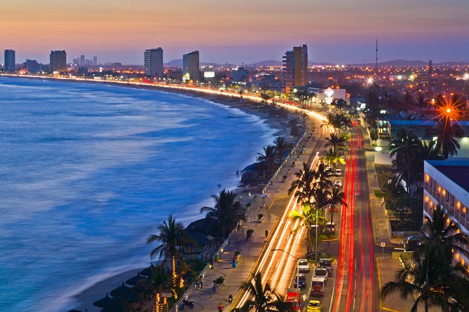 Mazatlan City Sightseeing Tour with Shopping Time and Lunch - Old Mazatlán and El Mirador: the lighthouse viewpoint that closes the loop