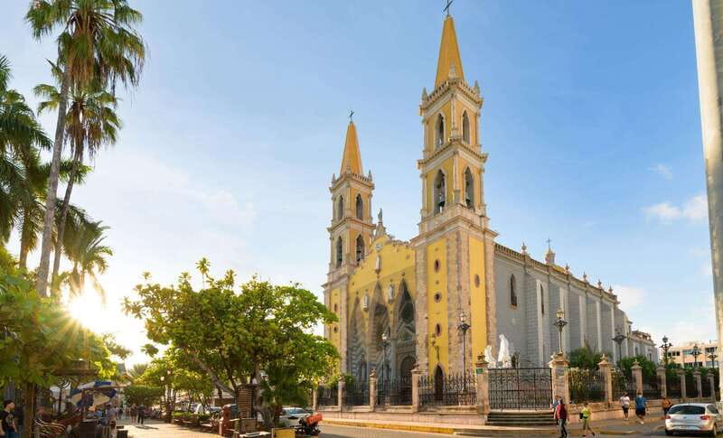 Mazatlan: Old Town Sightseeing and Golden Zone - Mazatlán Cathedral and the Open Market: Architecture Plus Real Local Browsing