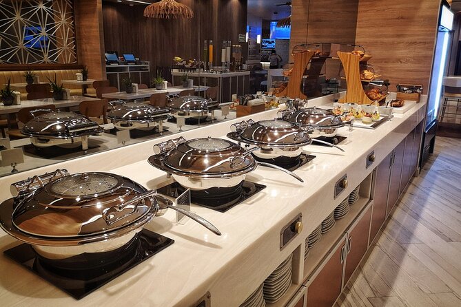 Mera VIP Lounge at Cancun International Airport - Terminal 4 perks: sleeping pods and showers when available